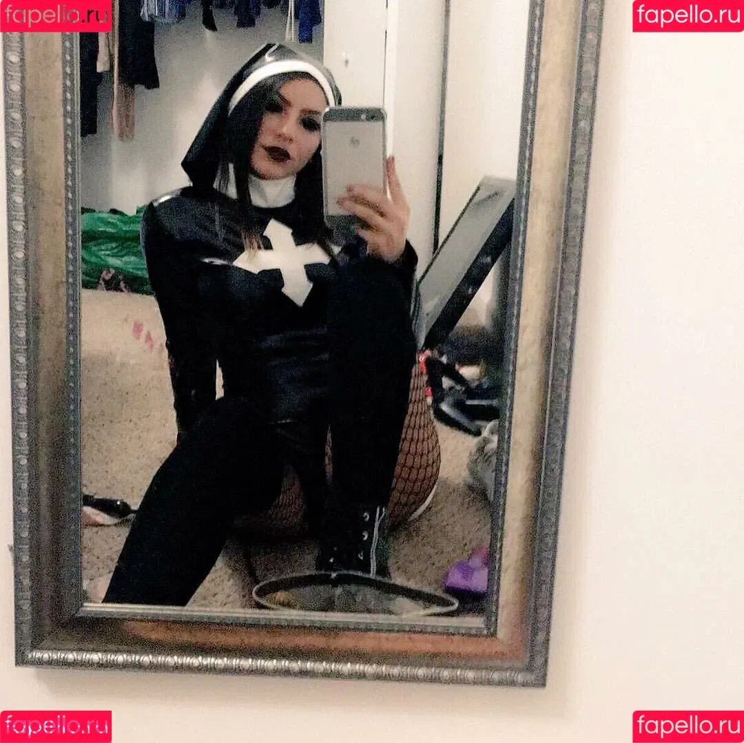 Kami-sama Onlyfans Photo Gallery 