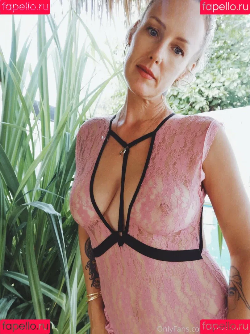 breastmom Onlyfans Photo Gallery 