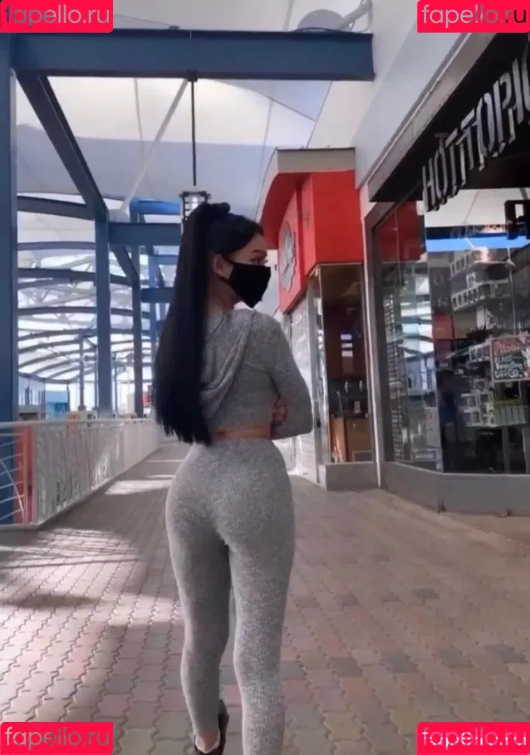 Bella Poarch Onlyfans Photo Gallery 