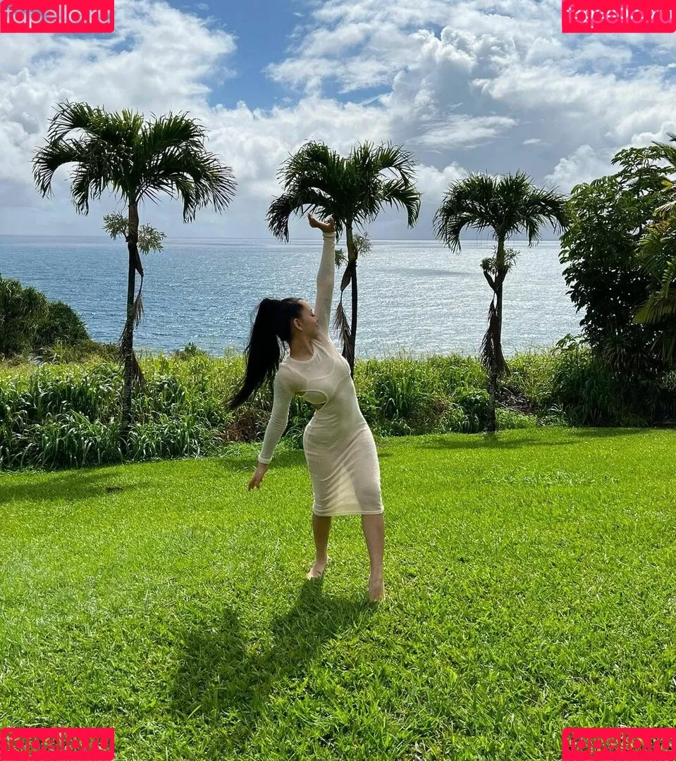 Bella Poarch Onlyfans Photo Gallery 