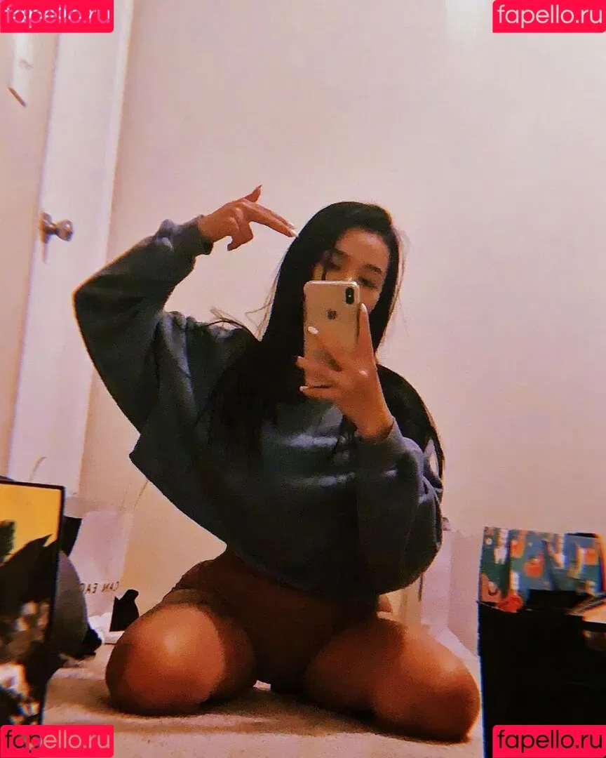 Bella Poarch Onlyfans Photo Gallery 