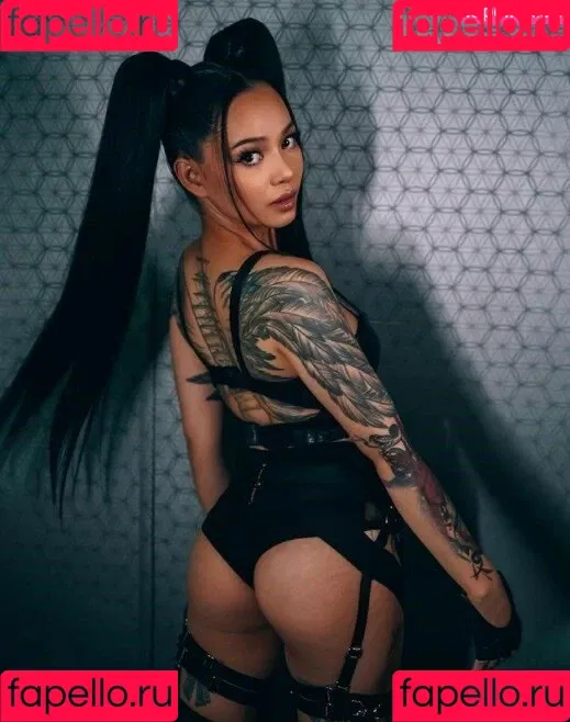 Bella Poarch Onlyfans Photo Gallery 