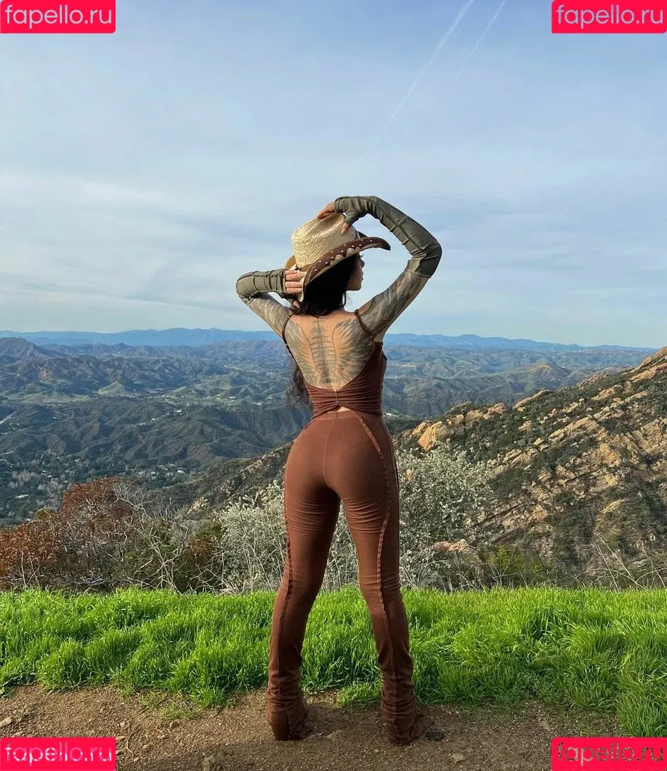 Bella Poarch Onlyfans Photo Gallery 
