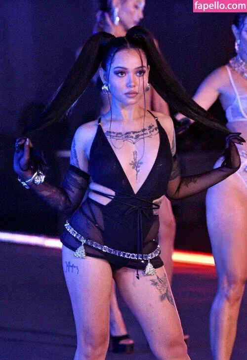 Bella Poarch Onlyfans Photo Gallery 