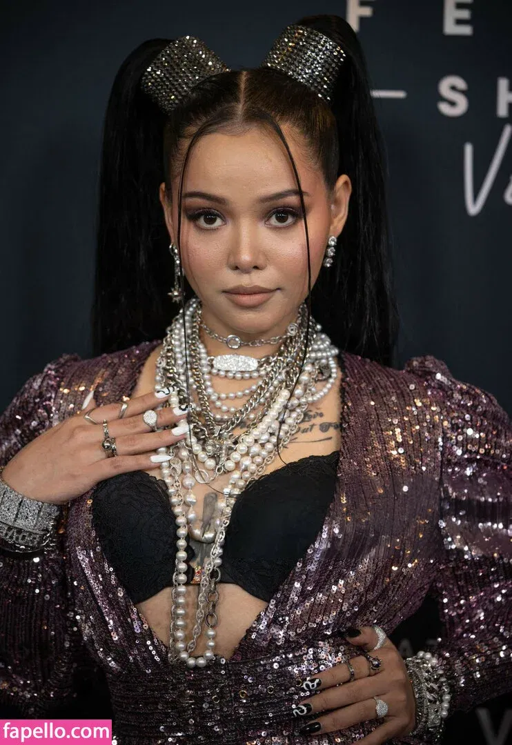 Bella Poarch Onlyfans Photo Gallery 