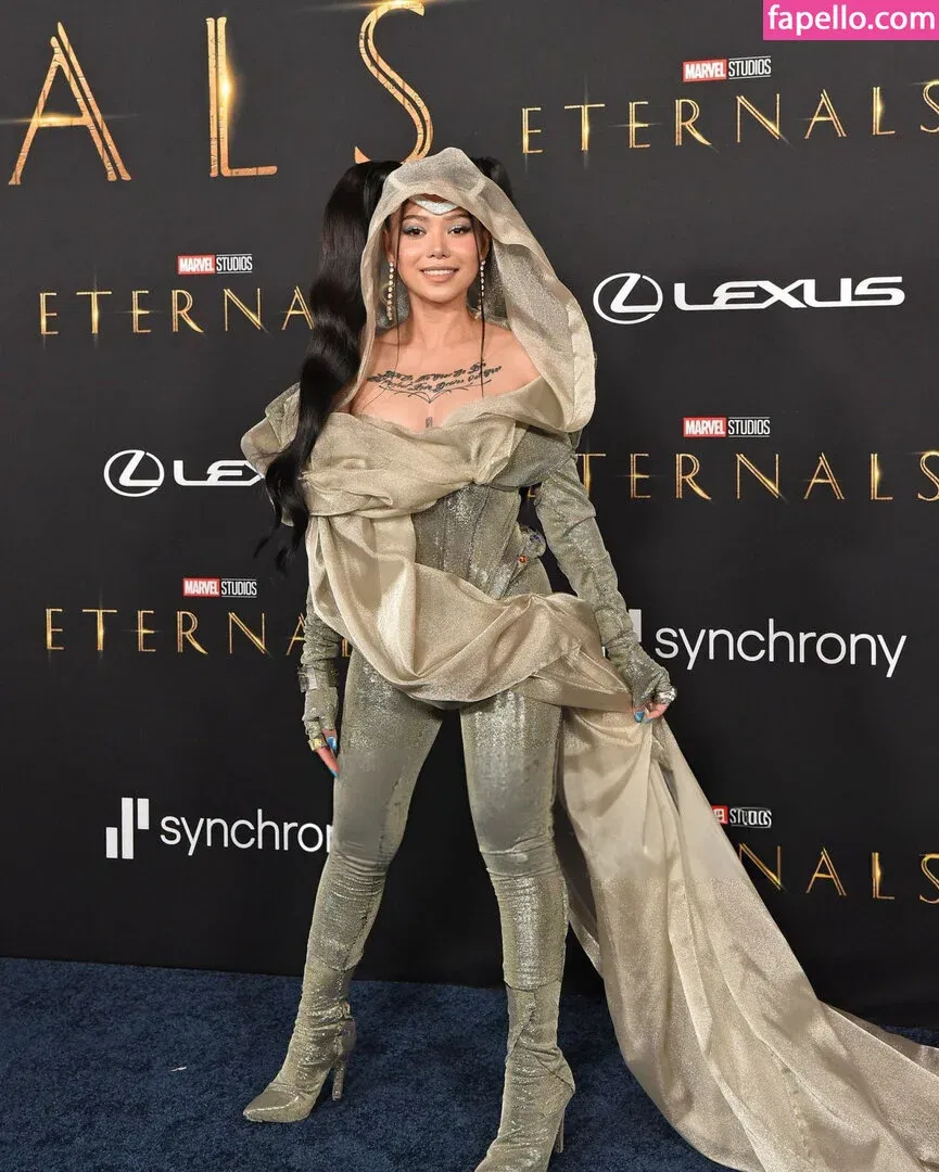 Bella Poarch Onlyfans Photo Gallery 