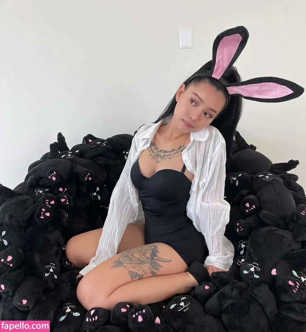 Bella Poarch Onlyfans Photo Gallery 