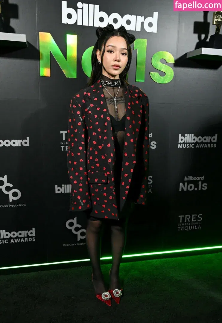 Bella Poarch Onlyfans Photo Gallery 