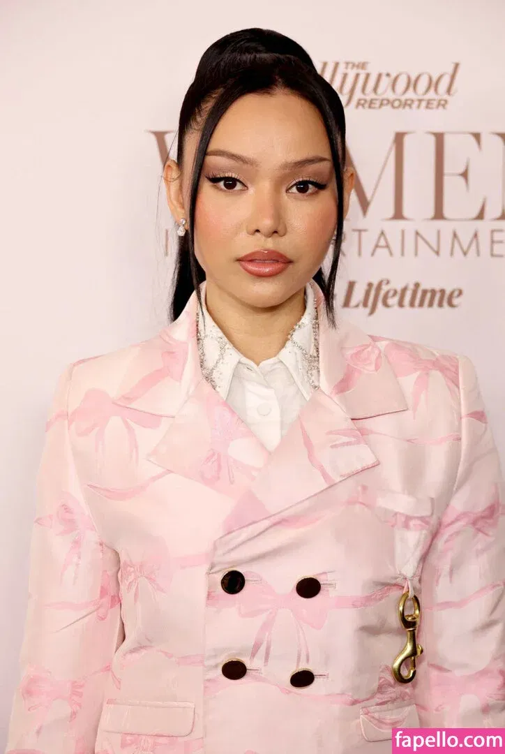 Bella Poarch Onlyfans Photo Gallery 