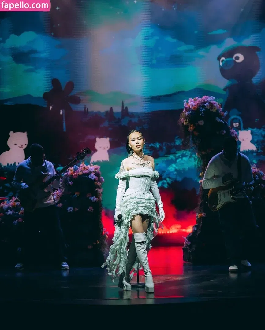 Bella Poarch Onlyfans Photo Gallery 