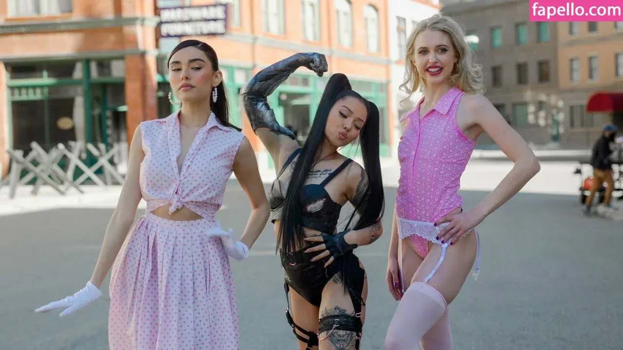 Bella Poarch Onlyfans Photo Gallery 