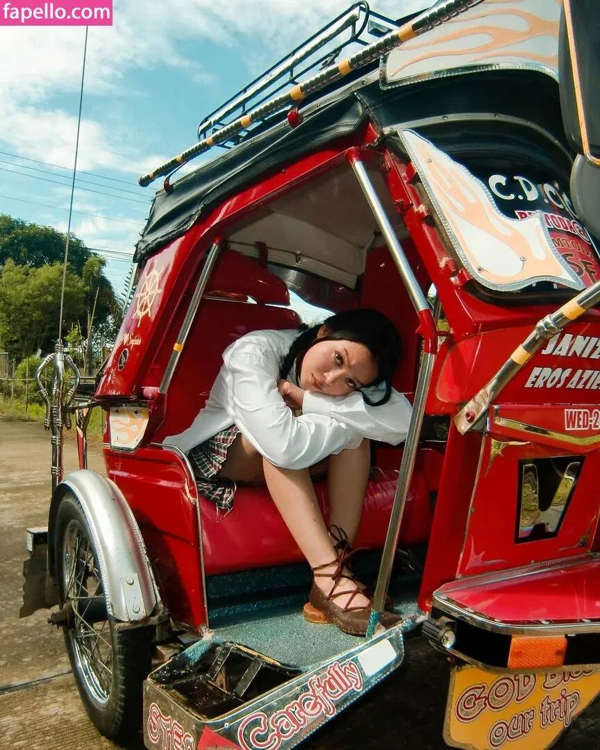 Bella Poarch Onlyfans Photo Gallery 