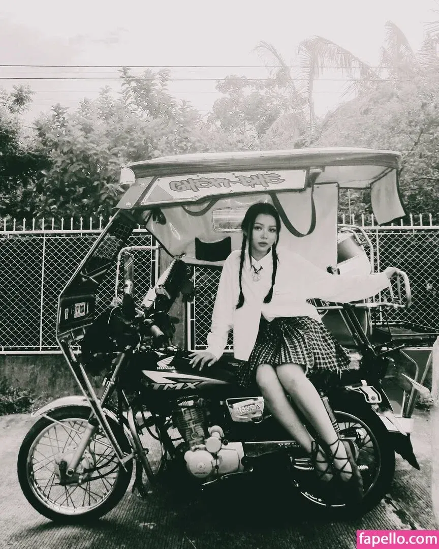 Bella Poarch Onlyfans Photo Gallery 