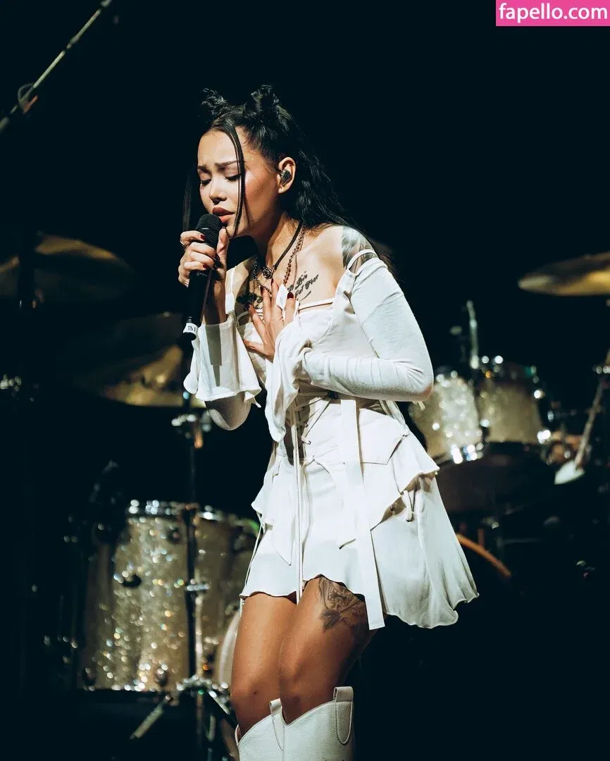 Bella Poarch Onlyfans Photo Gallery 