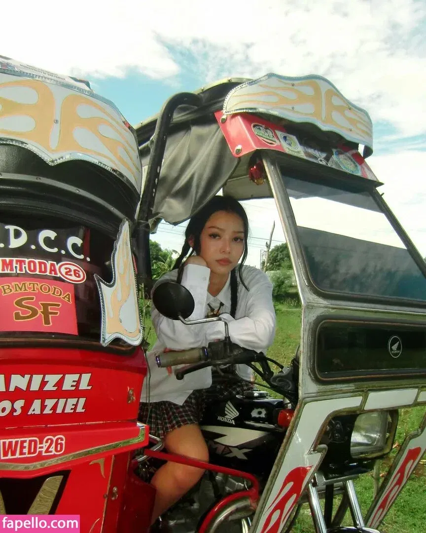 Bella Poarch Onlyfans Photo Gallery 