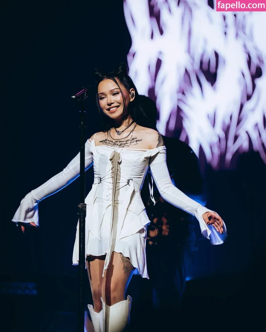 Bella Poarch Onlyfans Photo Gallery 