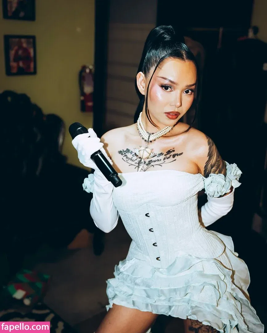 Bella Poarch Onlyfans Photo Gallery 