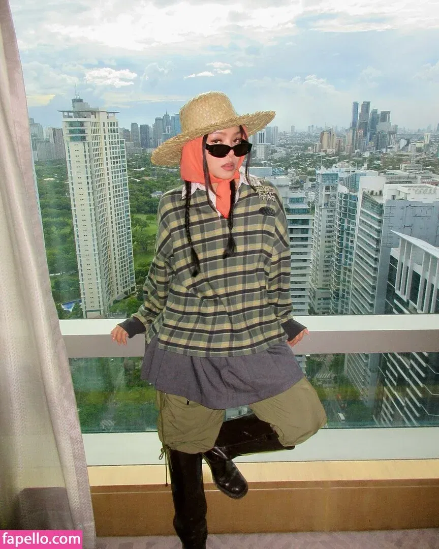 Bella Poarch Onlyfans Photo Gallery 