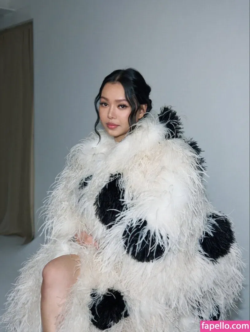 Bella Poarch Onlyfans Photo Gallery 