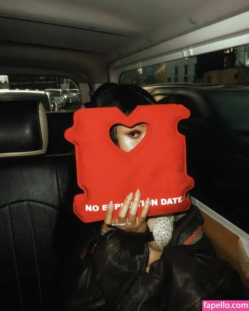 Bella Poarch Onlyfans Photo Gallery 