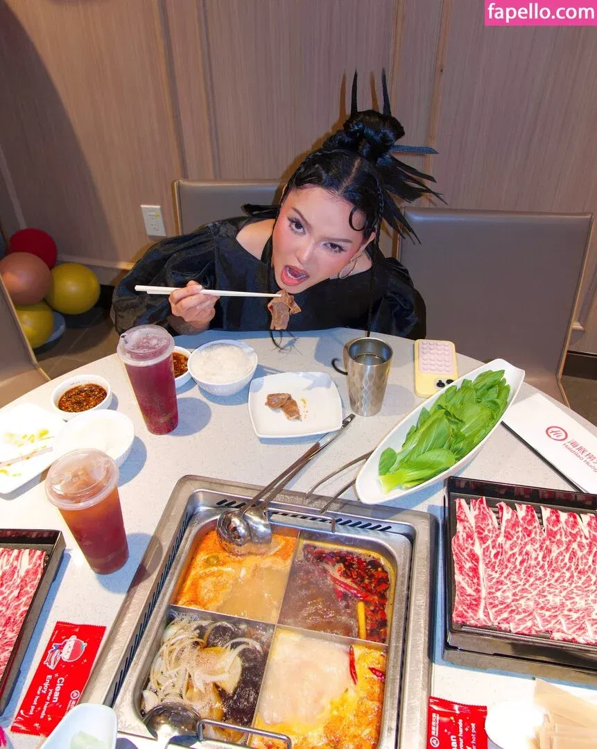 Bella Poarch Onlyfans Photo Gallery 