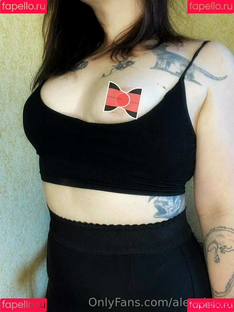 alexxisren Onlyfans Photo Gallery 