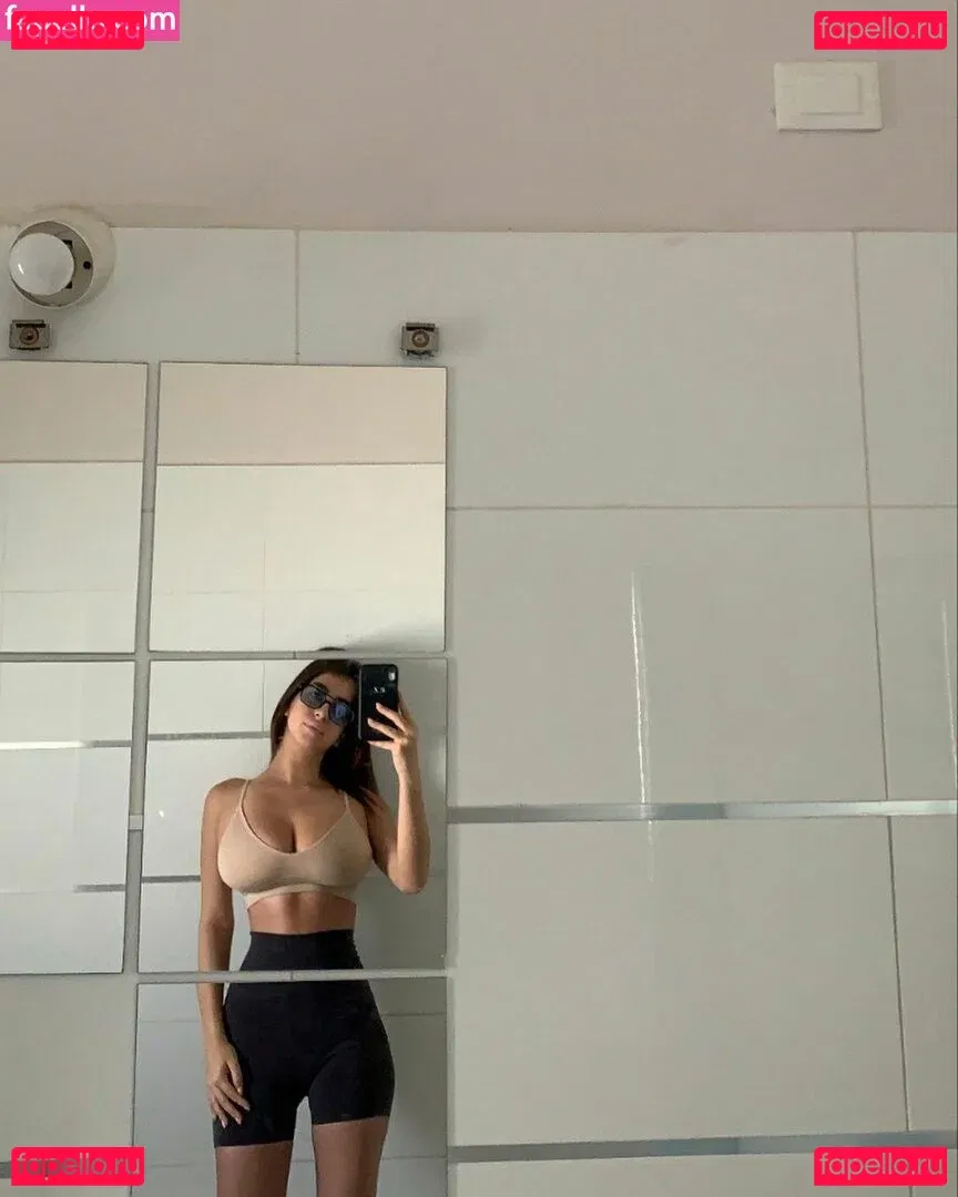 Romi Onlyfans Photo Gallery 