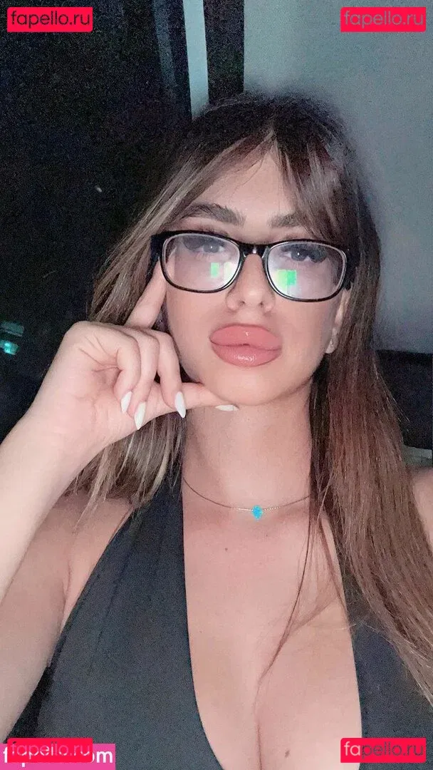 Romi Onlyfans Photo Gallery 