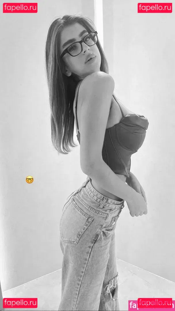 Romi Onlyfans Photo Gallery 