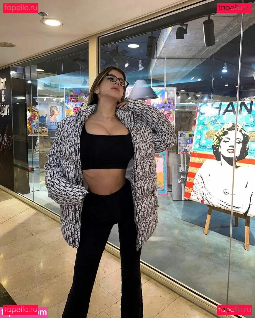 Romi Onlyfans Photo Gallery 