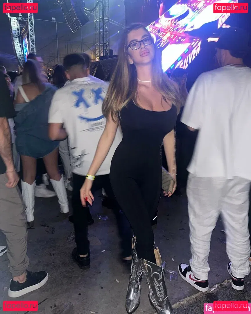 Romi Onlyfans Photo Gallery 