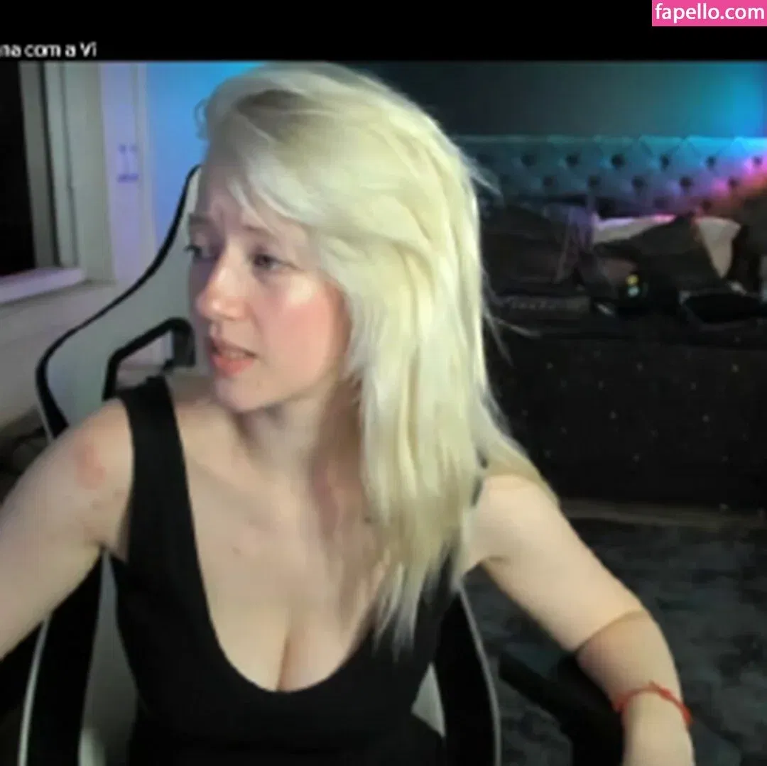 Vitoria Holtt Onlyfans Photo Gallery 