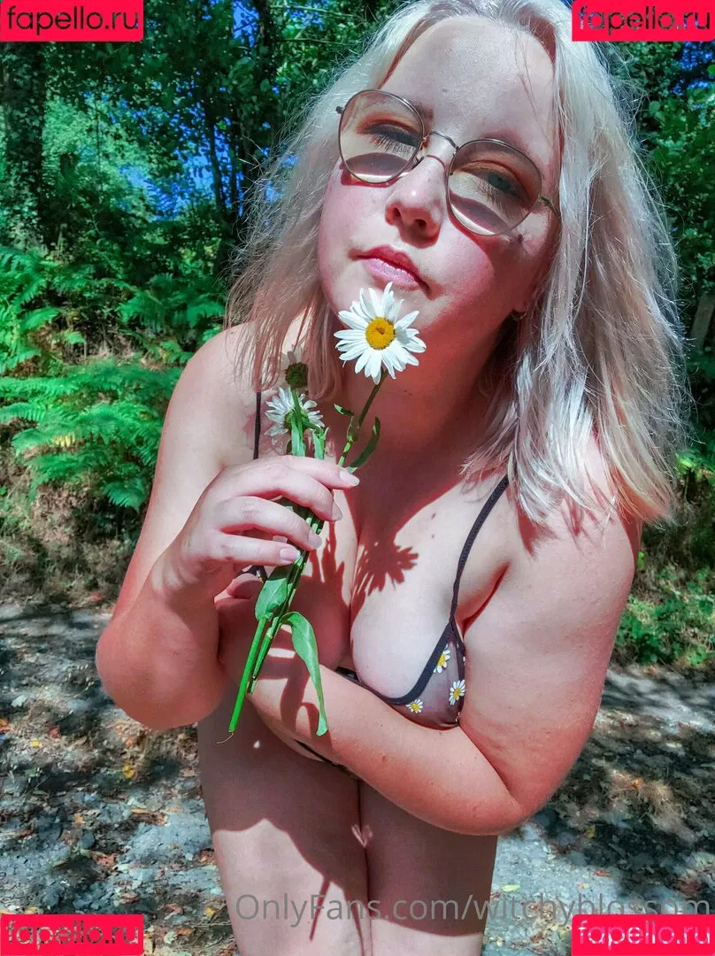 witchyblossom Onlyfans Photo Gallery 