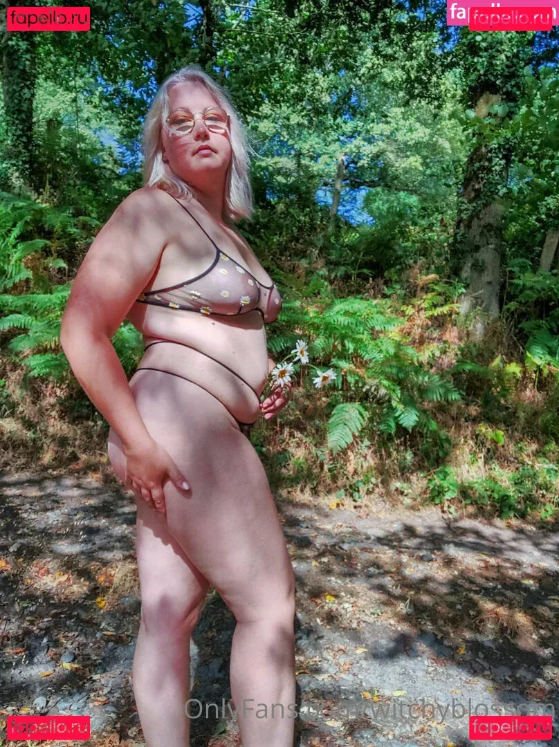 witchyblossom Onlyfans Photo Gallery 