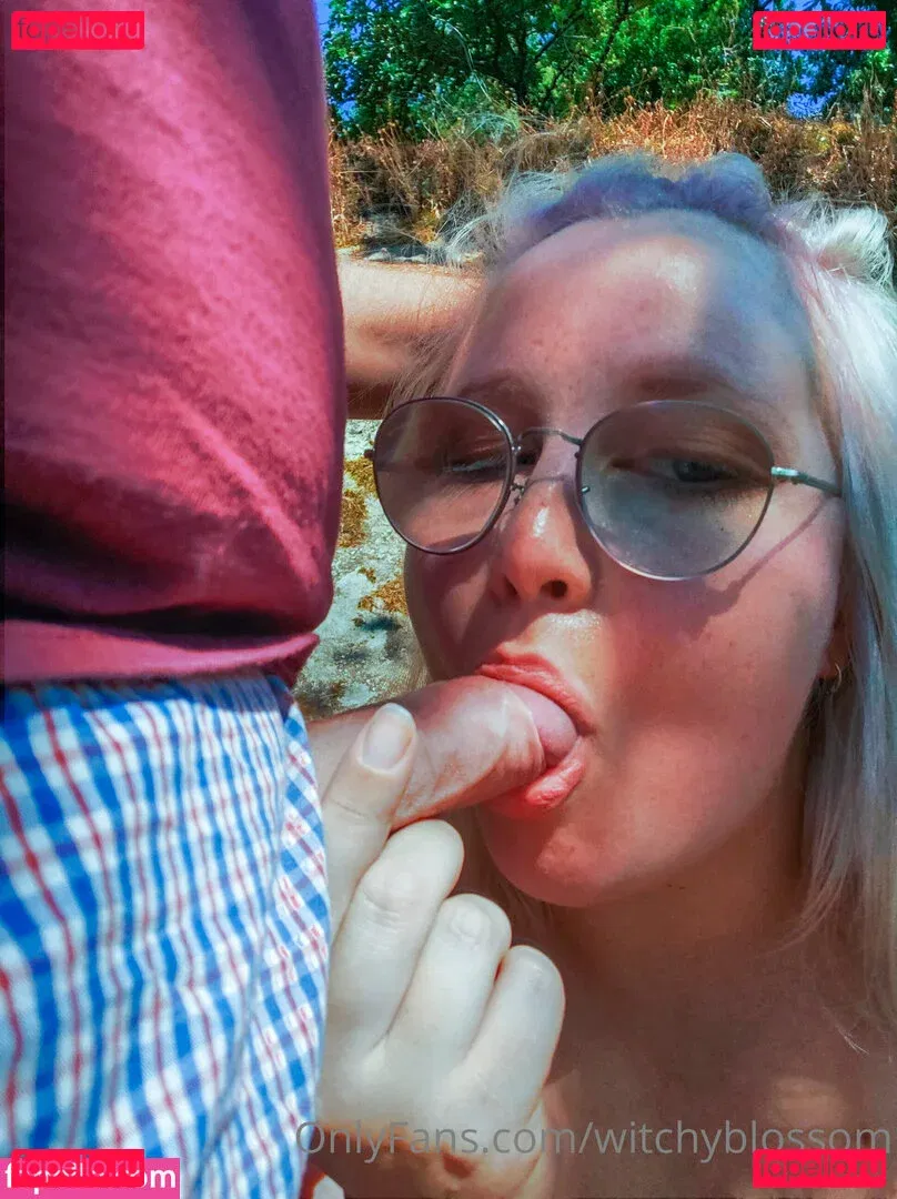 witchyblossom Onlyfans Photo Gallery 