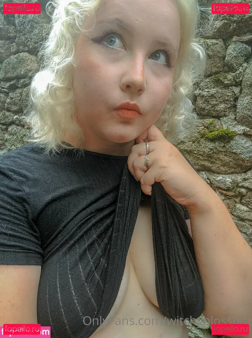 witchyblossom Onlyfans Photo Gallery 