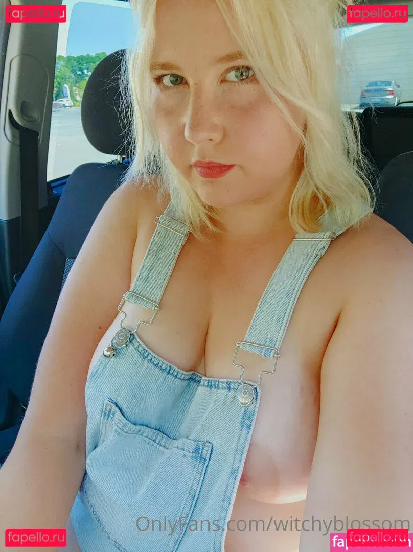 witchyblossom Onlyfans Photo Gallery 