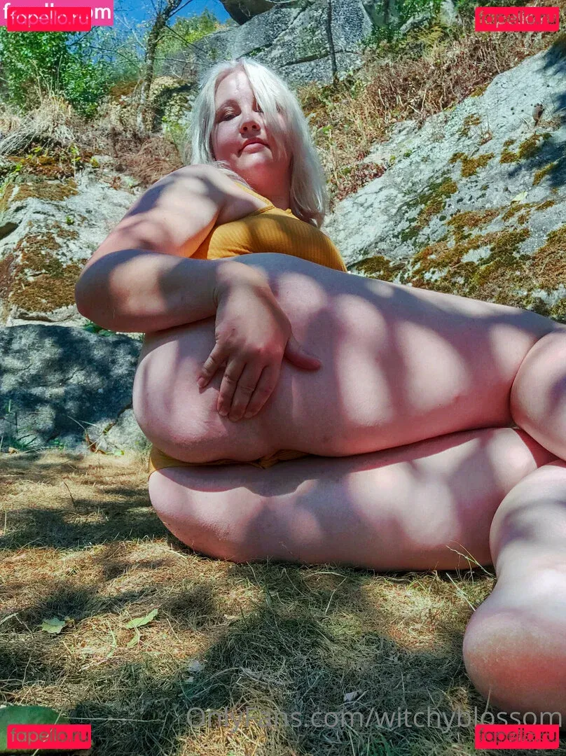 witchyblossom Onlyfans Photo Gallery 