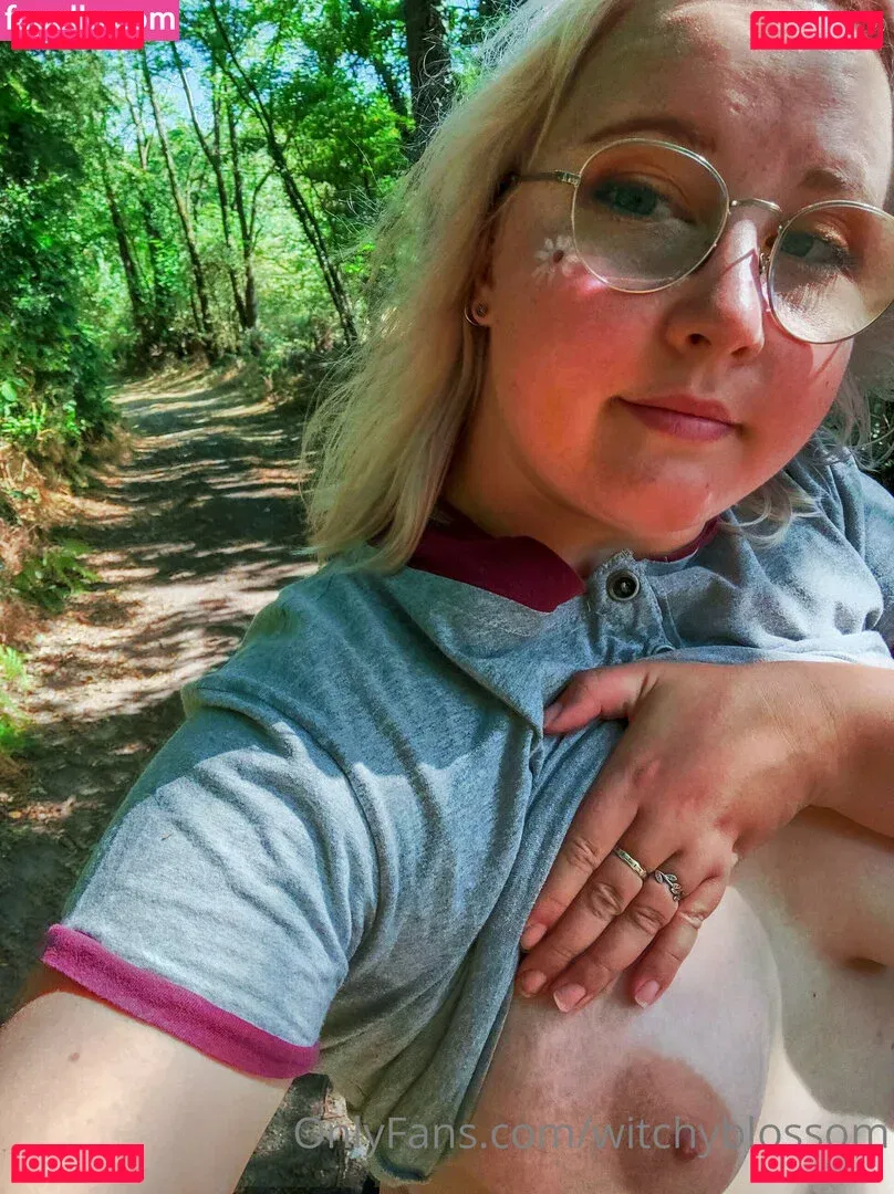 witchyblossom Onlyfans Photo Gallery 