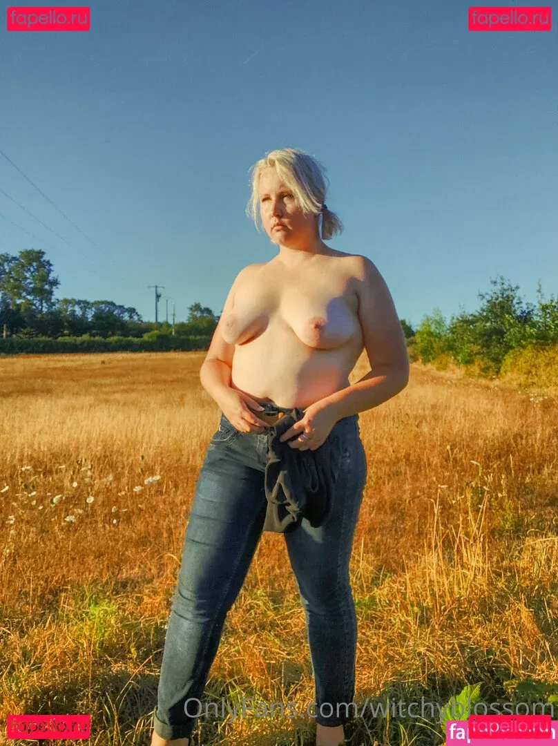 witchyblossom Onlyfans Photo Gallery 