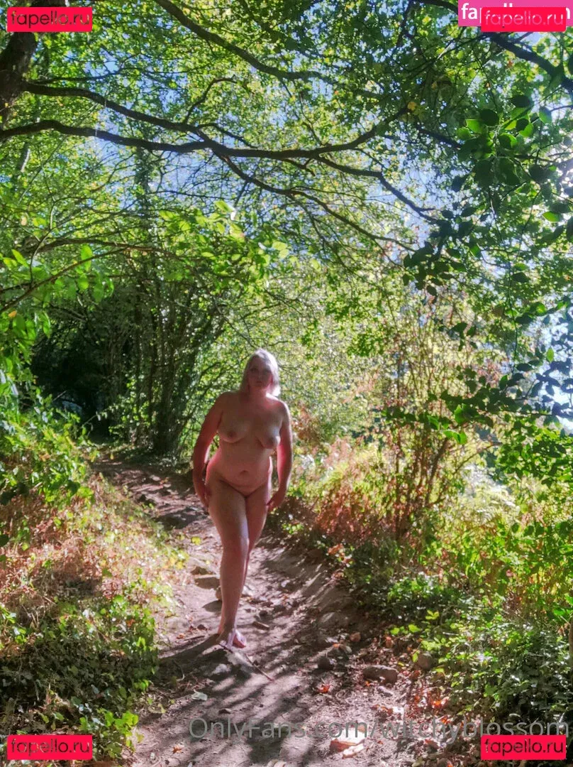 witchyblossom Onlyfans Photo Gallery 