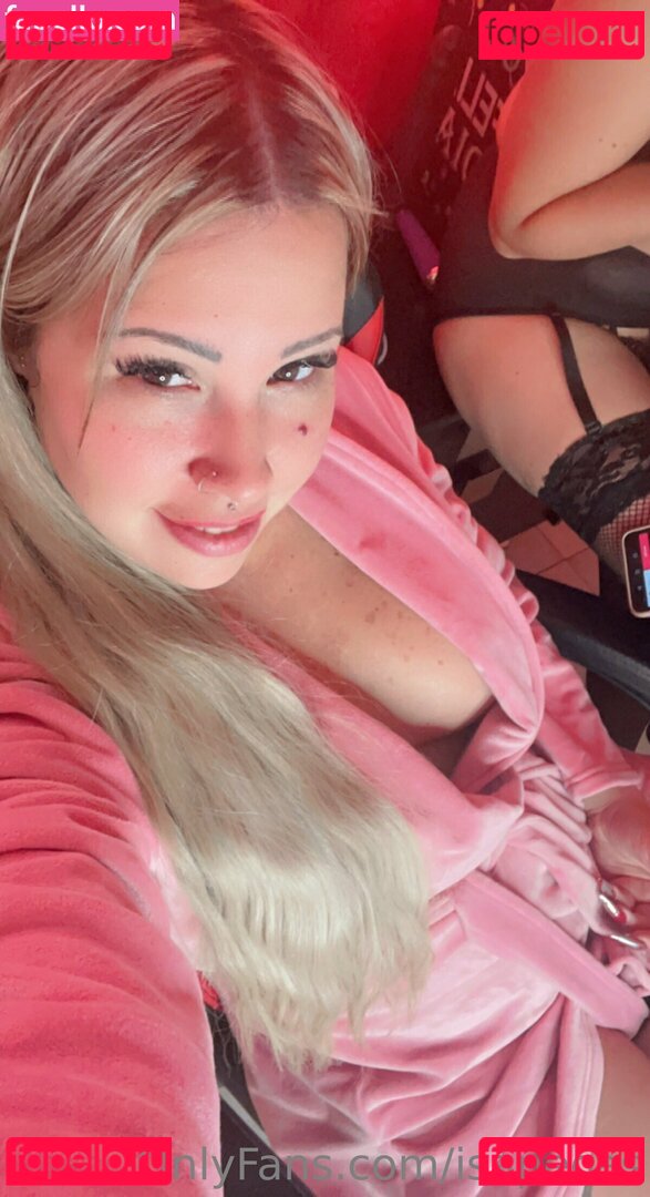 isapeca / isapecas Onlyfans Photo Gallery 