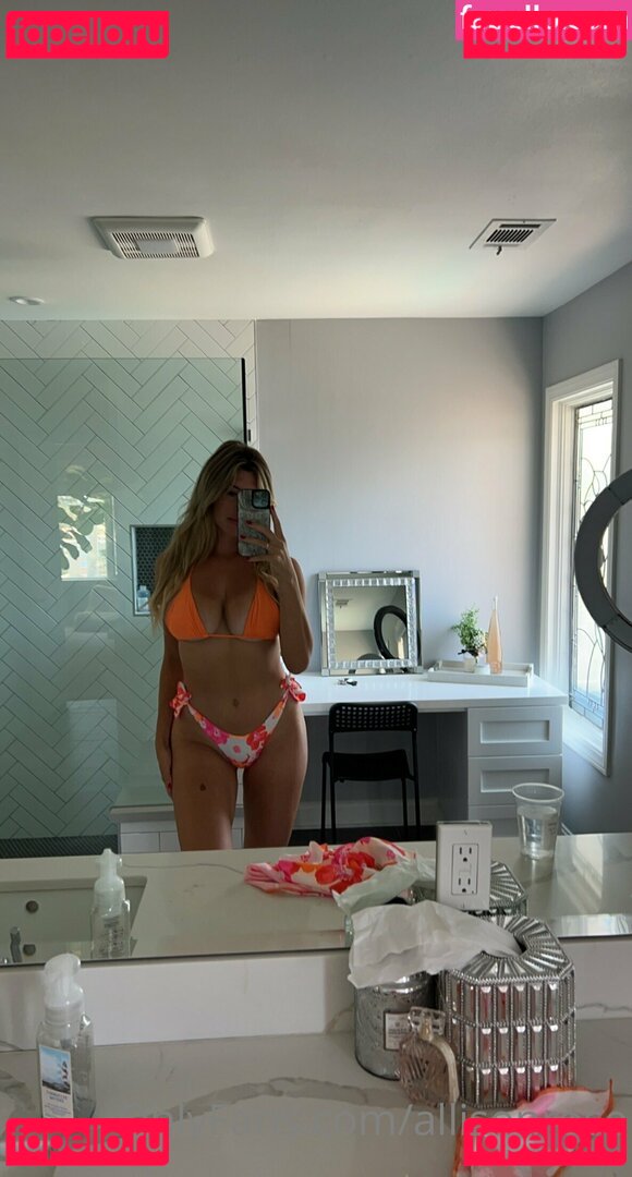 allisoncalvs / allisonrose Onlyfans Photo Gallery 