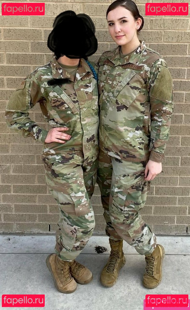 alyssaohsofamous / lyslemxo / theboxgirl Onlyfans Photo Gallery 