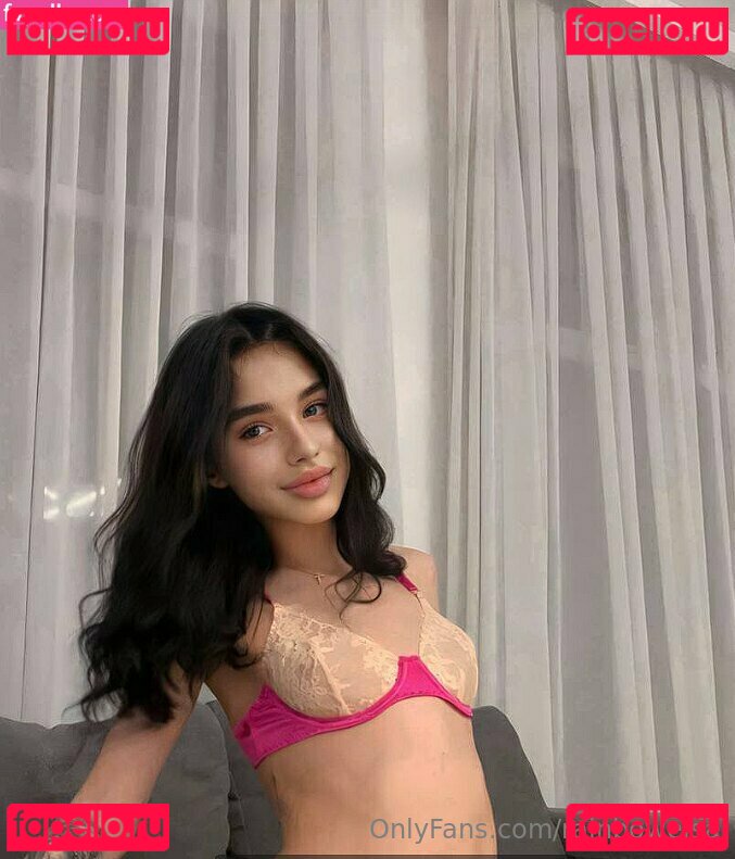 rainbowelsa / rainbowlelas Onlyfans Photo Gallery 