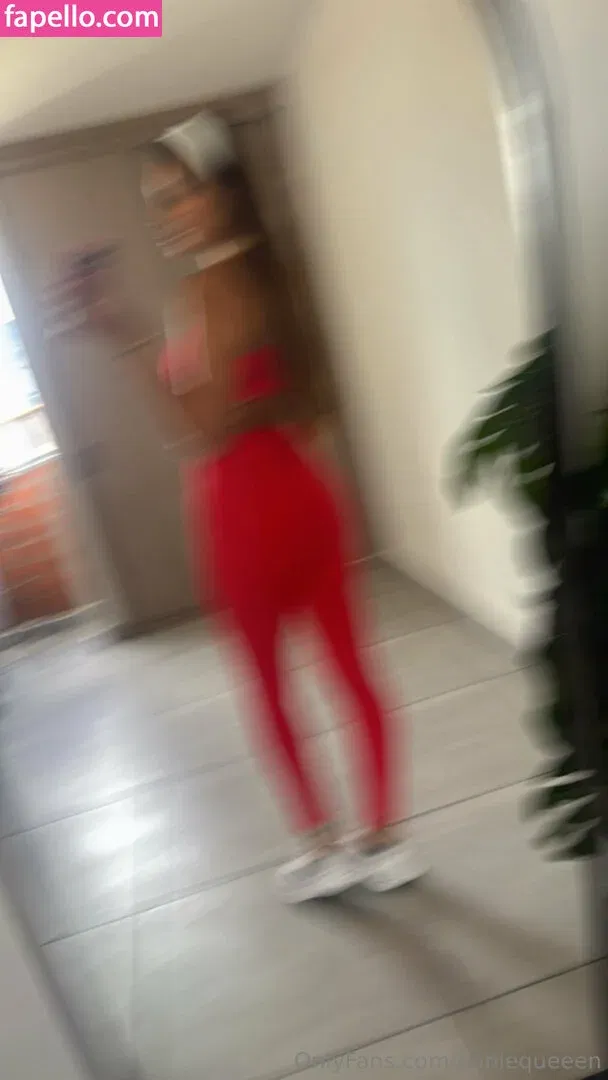 anniequeeen Onlyfans Photo Gallery 