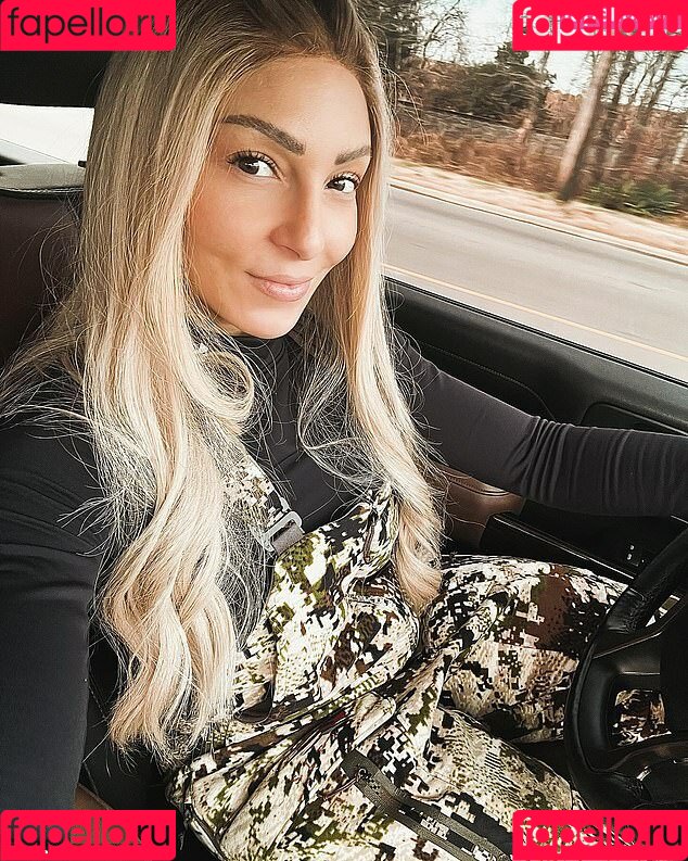 Lizzy Musi Onlyfans Photo Gallery 