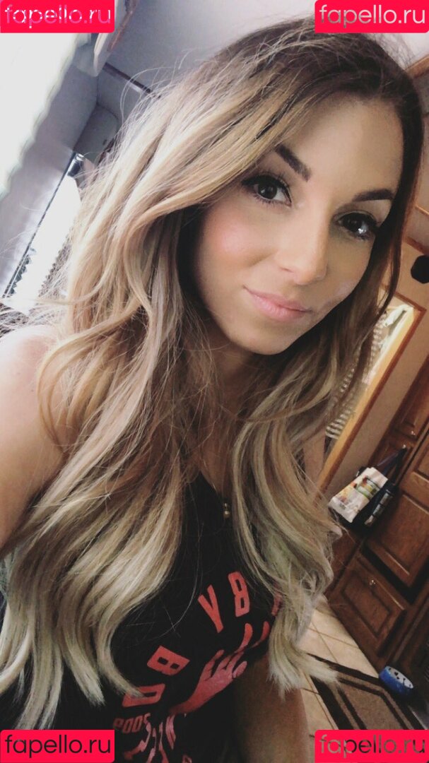 Lizzy Musi Onlyfans Photo Gallery 