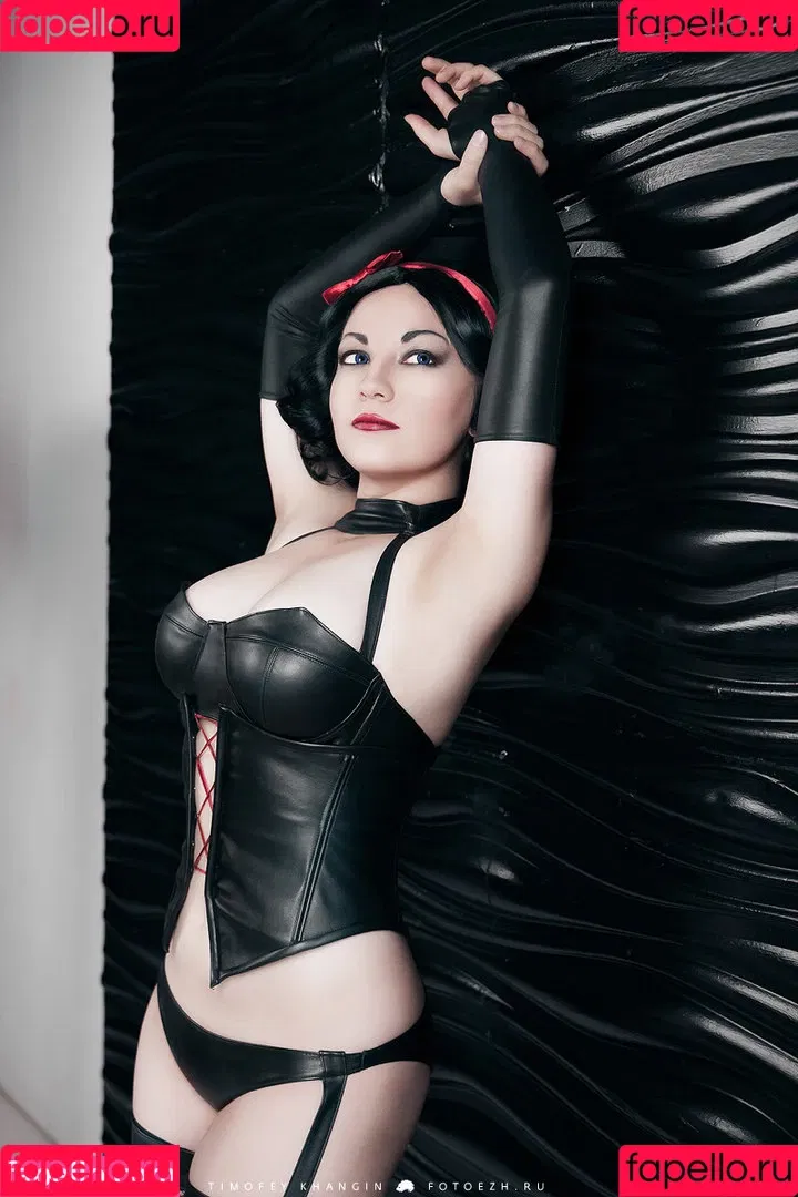 Zoe Volf Cosplay Onlyfans Photo Gallery 
