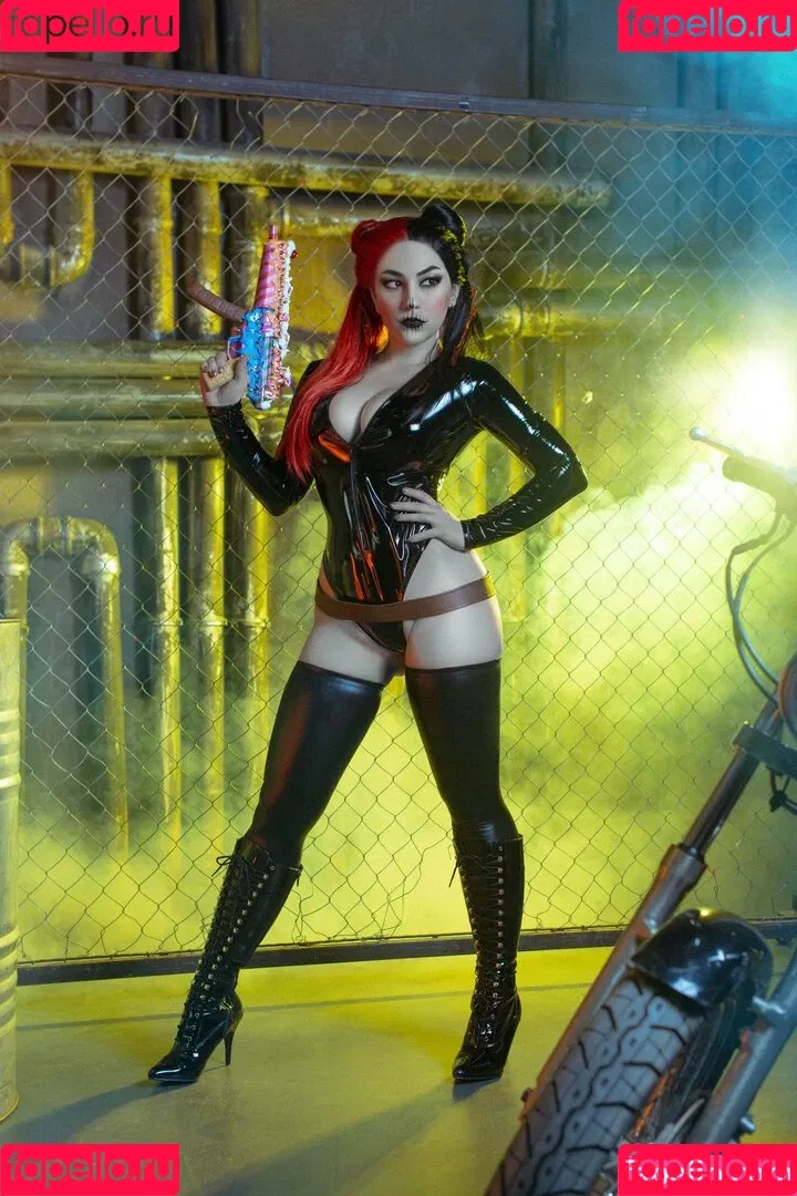 Zoe Volf Cosplay Onlyfans Photo Gallery 